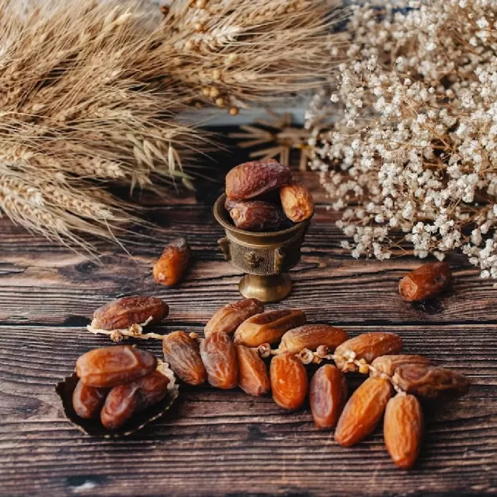 Фініки натуральні сушені на гілочці Salammbo Туніс 1 кг