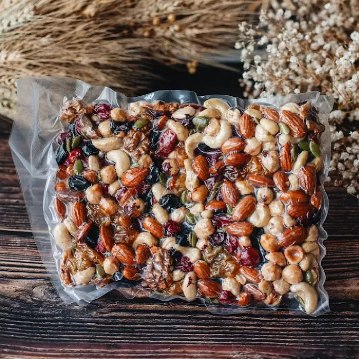 Мікс якісних горіхів та сухофруктів 500г